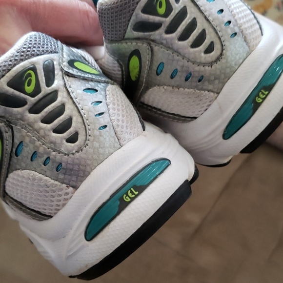 Asics size 7 - Picture 2 of 4
